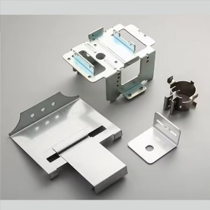 Anpassad tillverkningsservice Svart pulverbeläggning Aluminiumstämpling Böjning Stansning Formande delar för golfskjutvagn